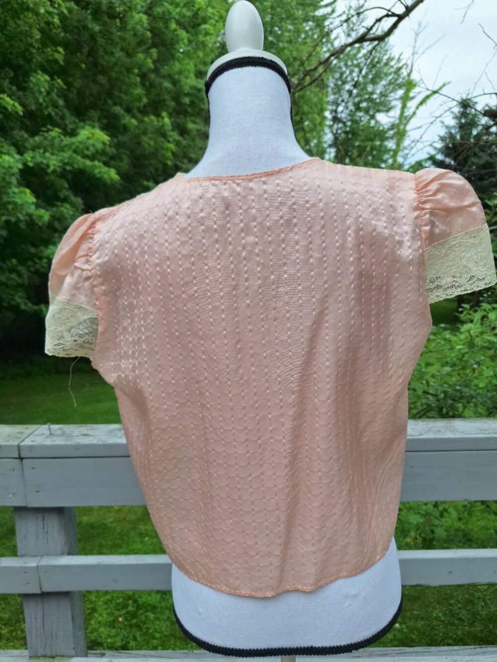 Glamorous vintage bed jacket or shortie robe. Homemade. - Picture 6 of 6